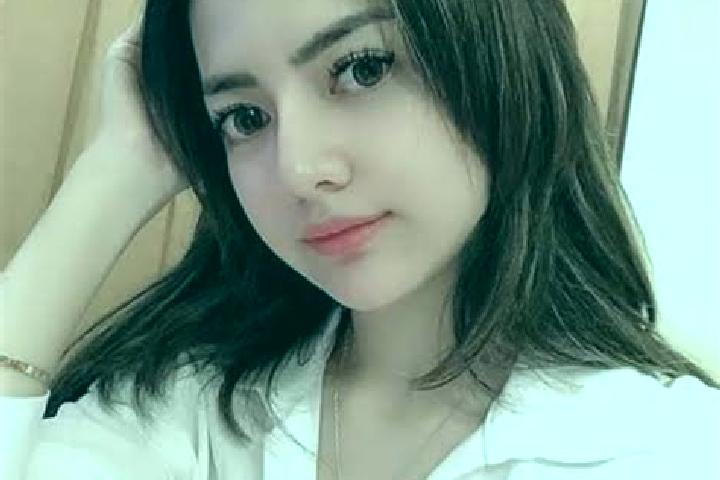 Ellie, 27 — Escort in Karangbaru, Indonesia