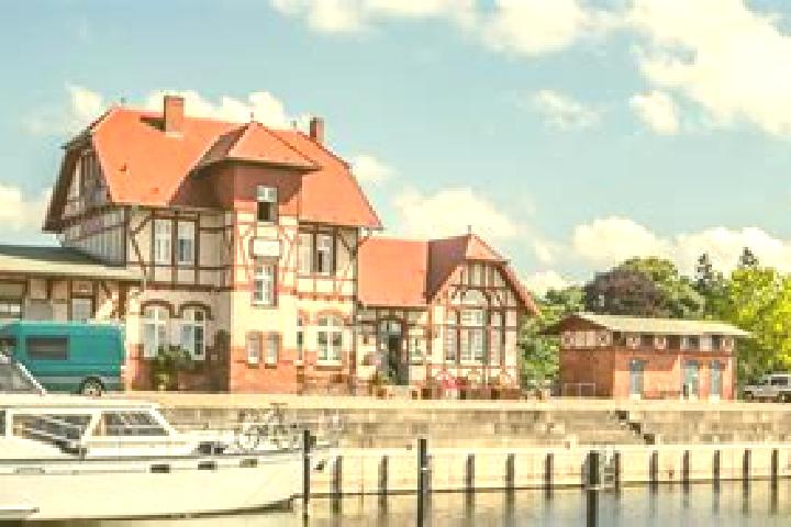 Ellie, 27 — Escort in Loitz, Germany