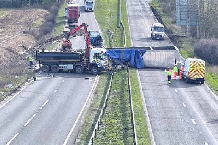 Ellie, 27 — Escort in Lorry, France