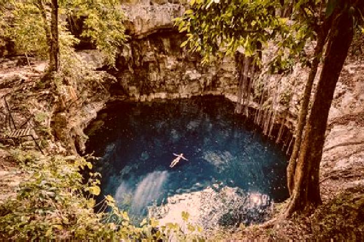 Ellie, 27 — Escort in Los Cenotes, Mexico