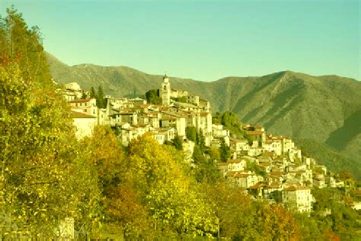 Ellie, 27 — Escort in Triora, Italy