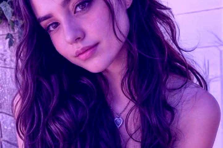 Ellie, 28, a auburn hazel-eyed latina companion based in Fama. Offering Prostate Massage, Girlfriend Experience, Deep French Kissing. Available for incall an...