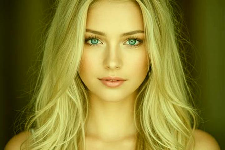Ellie, 28, a blonde dark-eyed mixed companion based in Bha Le. Offering Dinner Date, Roleplay, GFE. Available for incall and outcall, day and evening dates.
