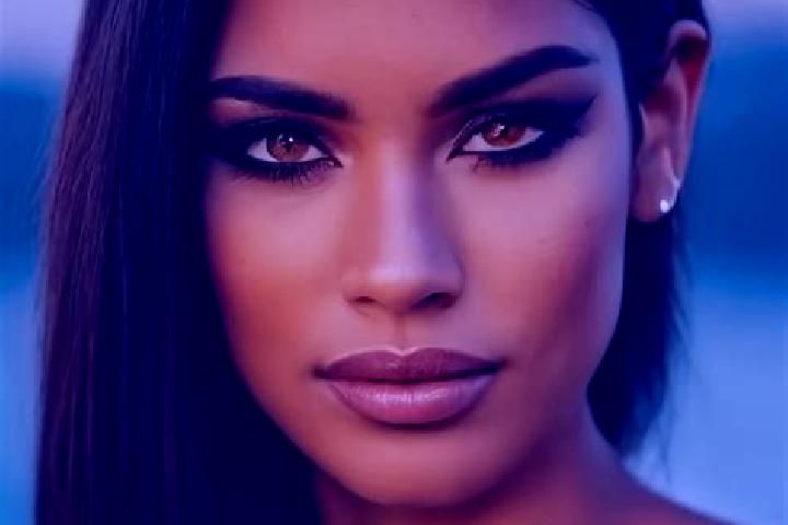 Ellie, 28, a chestnut hazel-eyed latina companion based in Soukourala. Offering Travel Companion, OWO, Dinner Date. Available for incall and outcall, day and...