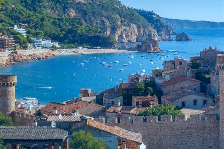 Ellie, 28 — Escort in Castilfale, Spain