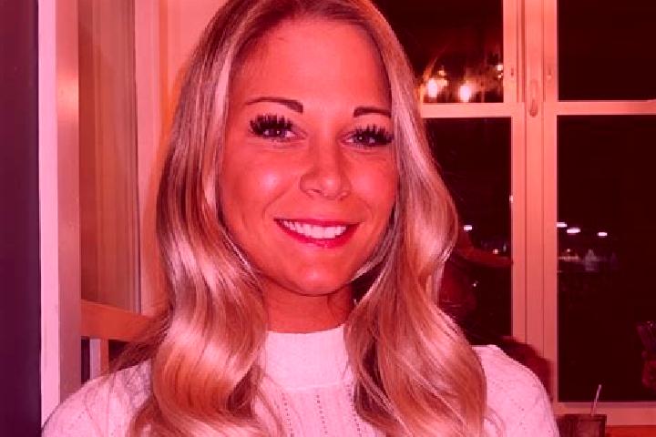 Ellie, 28 — Escort in Greenbush, United States