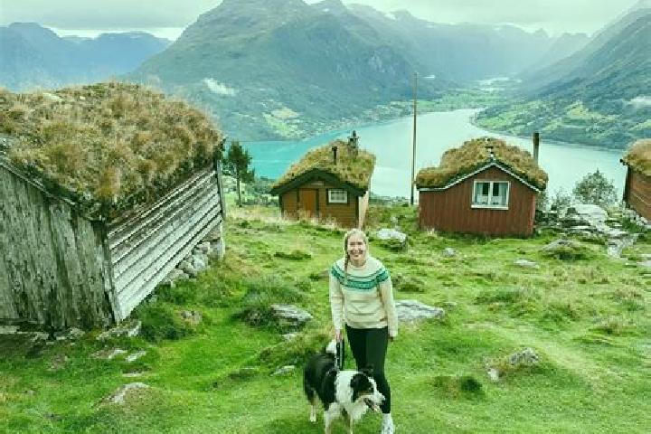 Ellie, 28 — Escort in Karasjohka, Norway