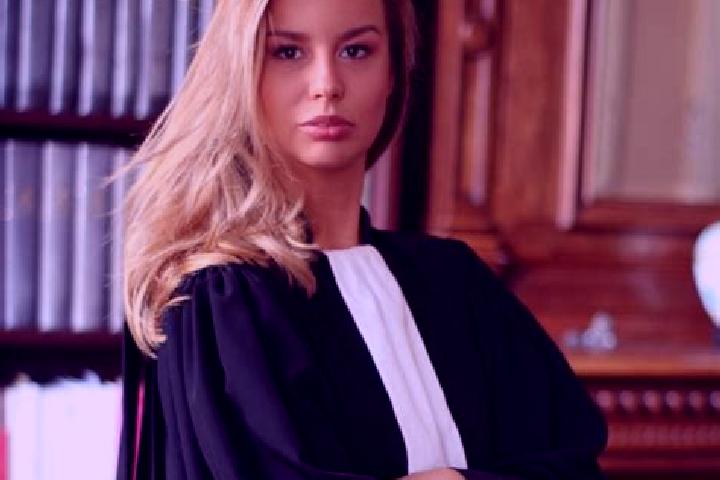 Ellie, 28 — Escort in Les Camoins, France