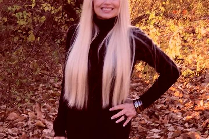 Ellie, 28 — Escort in Northville, United States