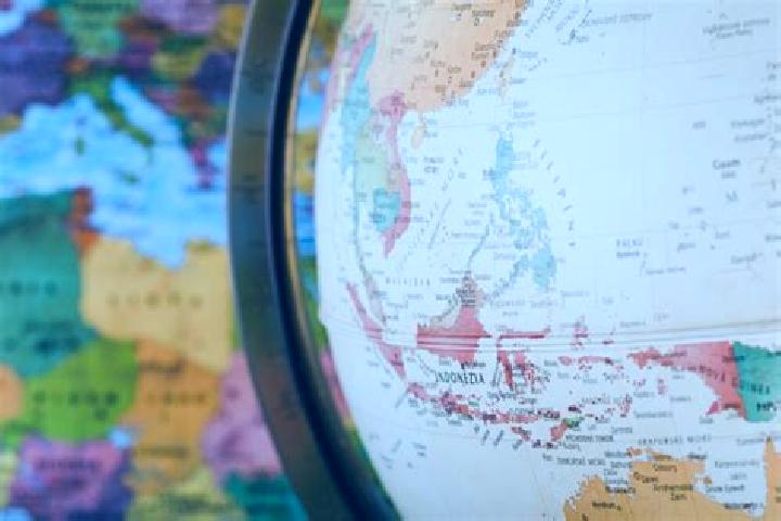 Ellie, 28 — Escort in Ombakamia, Indonesia