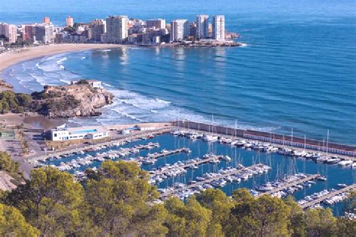 Ellie, 28 — Escort in Oropesa del Mar, Spain