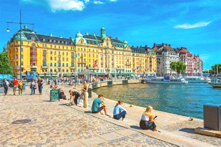 Ellie, 28 — Escort in Soederhamn, Sweden