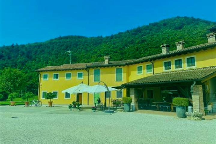 Ellie, 28 — Escort in Villapinta, Italy
