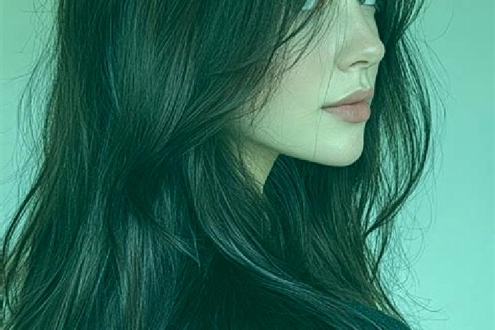 Ellie, 29, a auburn brown-eyed european companion based in Menol. Offering Fetish, Tantra, Dinner Date. Available for incall and outcall, day and evening dates.