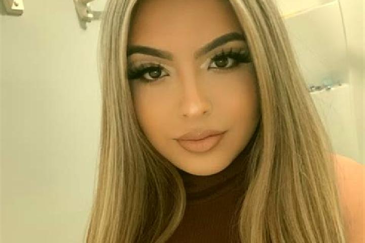 Ellie, 29, a blonde amber-eyed latina companion based in Bratya Daskalovi. Offering GFE, OWO, Couples, Massage, BDSM. Available for incall and outcall, day a...
