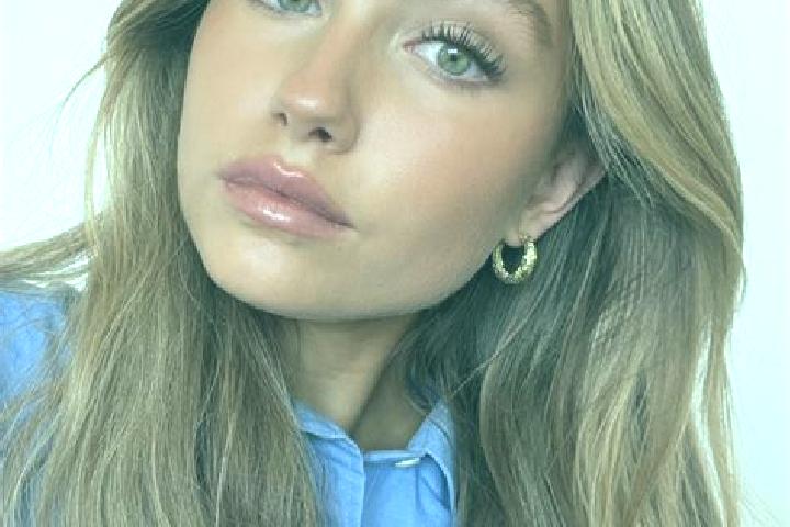 Ellie, 29, a dark blonde green-eyed mixed companion based in Nysted. Offering BDSM, Fetish, Massage, Erotic Massage, Travel Companion. Available for incall a...