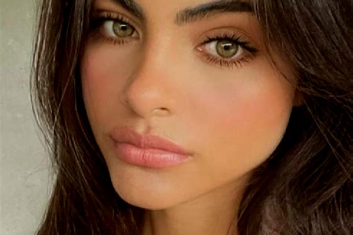 Ellie, 29, a red dark-eyed indian companion based in Frederic. Offering Duos, Dinner Date, Girlfriend Experience. Available for incall and outcall, day and e...