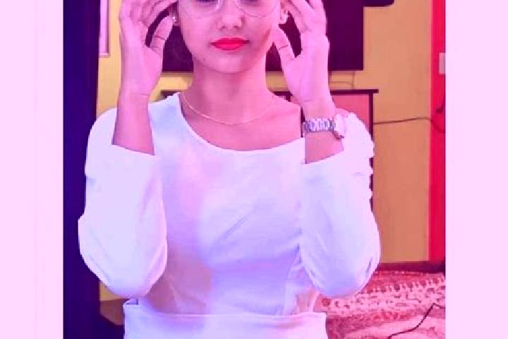 Ellie, 29 — Escort in Chandwa, India