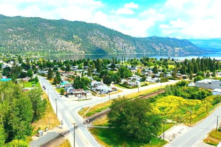 Ellie, 29 — Escort in Chase, Canada