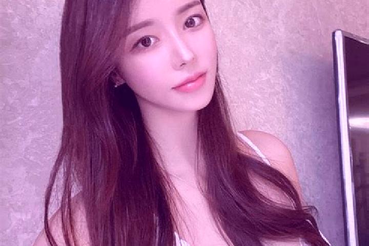 Ellie, 29 — Escort in Gaishan, China