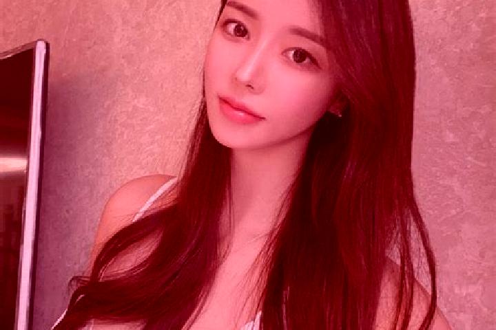 Ellie, 29 — Escort in Jubaoshan, China