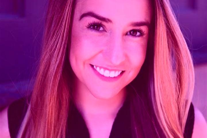 Ellie, 29 — Escort in Langayo, Spain