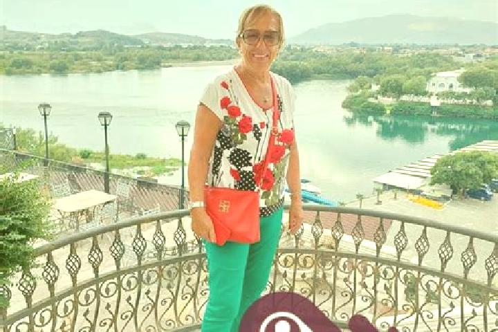 Ellie, 29 — Escort in Lovcenac, Serbia