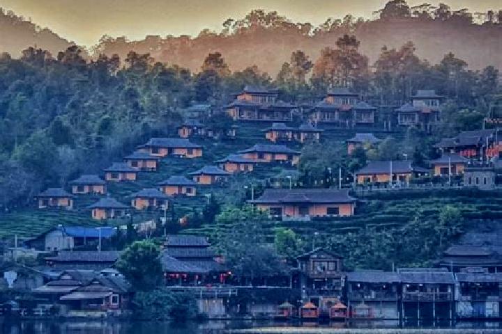 Ellie, 29 — Escort in Mae Hong Son, Thailand