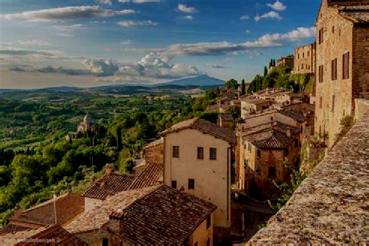 Ellie, 29 — Escort in Montelanico, Italy