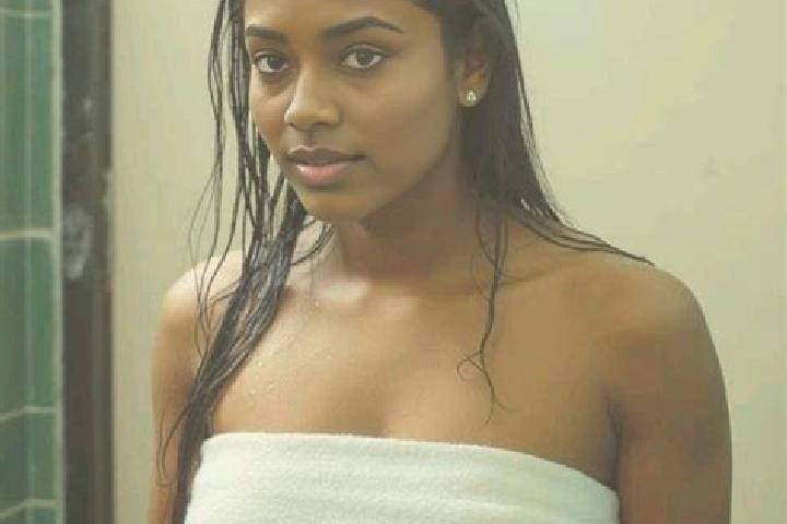 Ellie, 29 — Escort in Nasiyanur, India