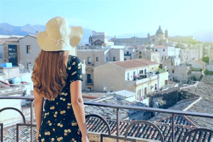 Ellie, 29 — Escort in San Fele, Italy