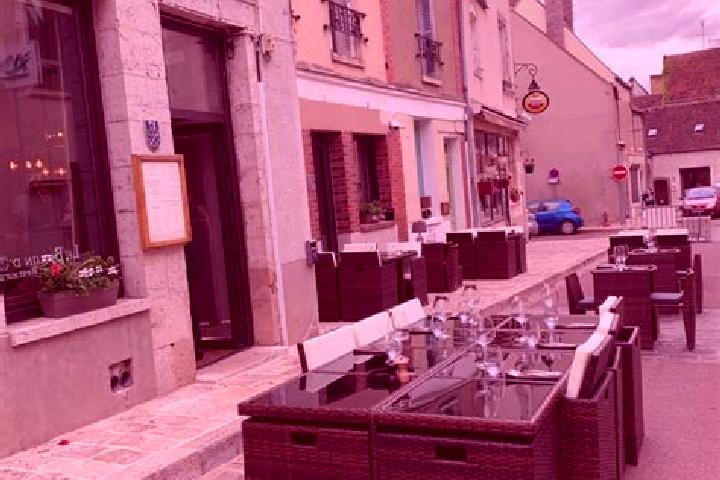 Ellie, 29 — Escort in Secondigny, France