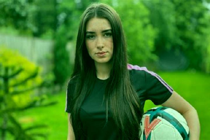 Ellie, 29 — Escort in Shrewton, United Kingdom