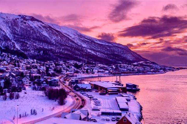 Ellie, 29 — Escort in Tromso, Norway
