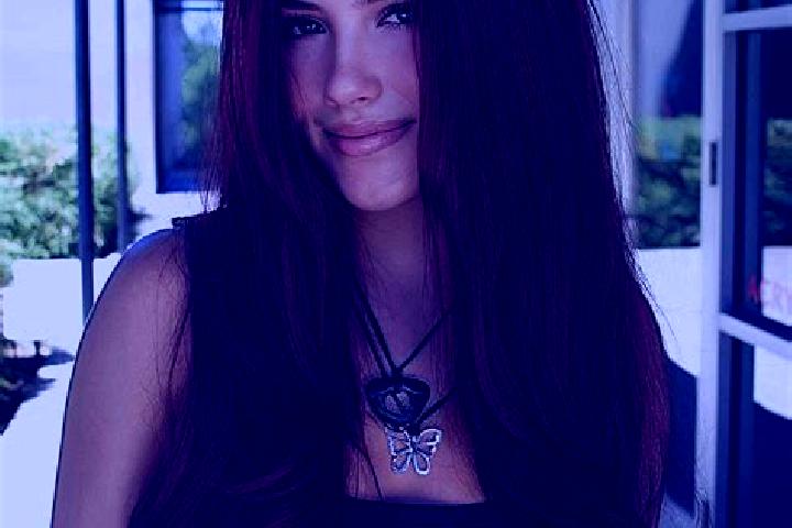 Ellie, 30, a auburn dark-eyed indian companion based in Tibirita. Offering Erotic Massage, Overnight, Massage, Dinner Date. Available for incall and outcall,...