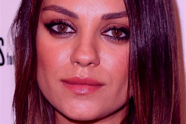 Ellie, 30, a auburn hazel-eyed indian companion based in Levko-Romodan. Offering OWO, 69, Tantra. Available for incall and outcall, day and evening dates.