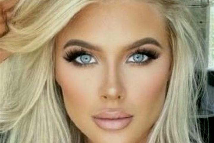 Ellie, 30, a platinum blonde grey-eyed mixed companion based in Greve. Offering Erotic Massage, Travel Companion, Roleplay, Dinner Date, 69. Available for in...