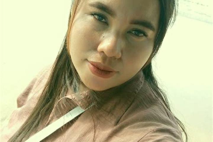 Ellie, 30 — Escort in Leuwidamar, Indonesia