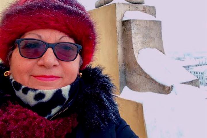 Ellie, 30 — Escort in Spinus, Romania