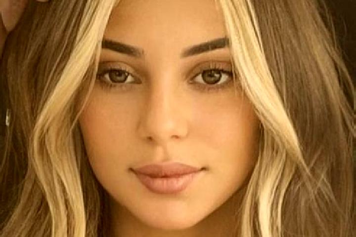 Ellie, 31, a blonde brown-eyed ebony companion based in Larce. Offering Massage, 69, Couples. Available for incall and outcall, overnight bookings available.