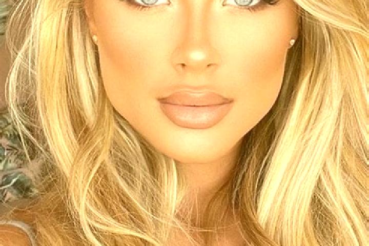Ellie, 31, a blonde hazel-eyed latina companion based in Zouan-Hounien. Offering Striptease, Party Girl. Available for incall and outcall, overnight bookings...