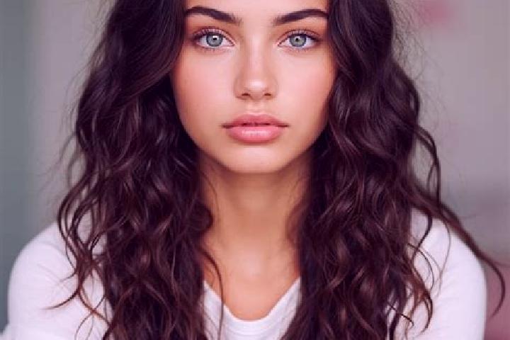 Ellie, 31, a brunette amber-eyed mediterranean companion based in Gazzola. Offering Dinner Date, Tantra, Couples. Available for incall and outcall, overnight...