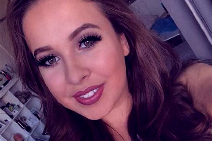 Ellie, 31, a brunette brown-eyed caucasian companion based in Sammardenchia. Offering Fetish, A-Level, Girlfriend Experience. Available for incall and outcal...