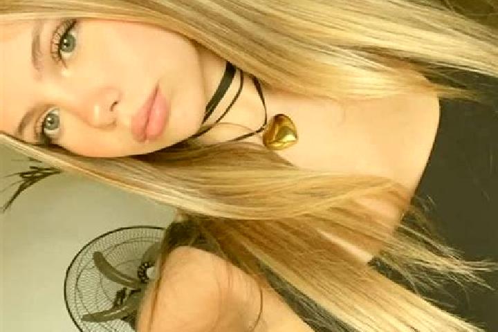 Ellie, 31 — Escort in Cabezas Rubias, Spain