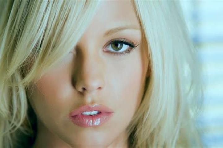 Ellie, 32, a blonde brown-eyed ebony companion based in Denigomodu. Offering A-Level, Deep French Kissing, Overnight, Dinner Date. Available for incall and o...