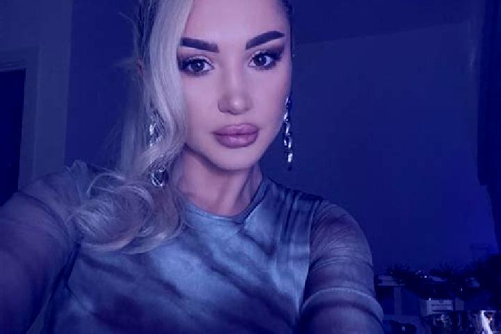 Ellie, 32, a blonde dark-eyed european companion based in Wirodayan. Offering OWO, Domination, GFE, Travel Companion, Erotic Massage. Available for incall an...