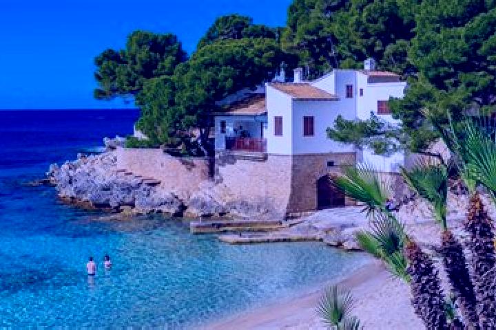 Ellie, 32 — Escort in Cala Rajada, Spain