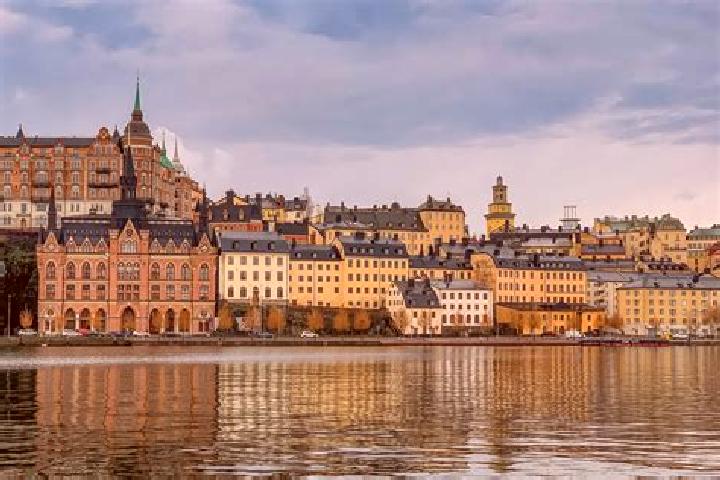 Ellie, 32 — Escort in Ekaengen, Sweden