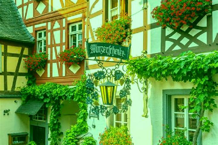 Ellie, 32 — Escort in Loewenstedt, Germany