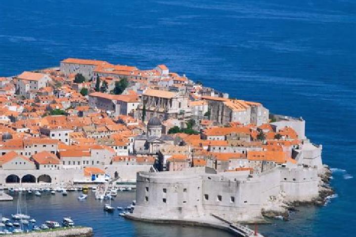 Ellie, 32 — Escort in Resetari, Croatia